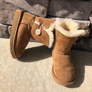 Toddler Girl Bailey Button UGG Boots s11 EUC